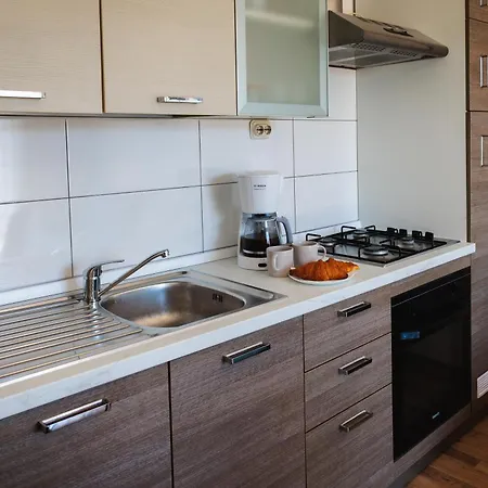 Lovrich * Τρογκίρ