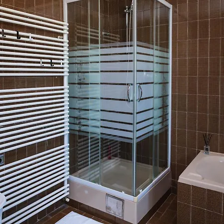 Lovrich * Τρογκίρ