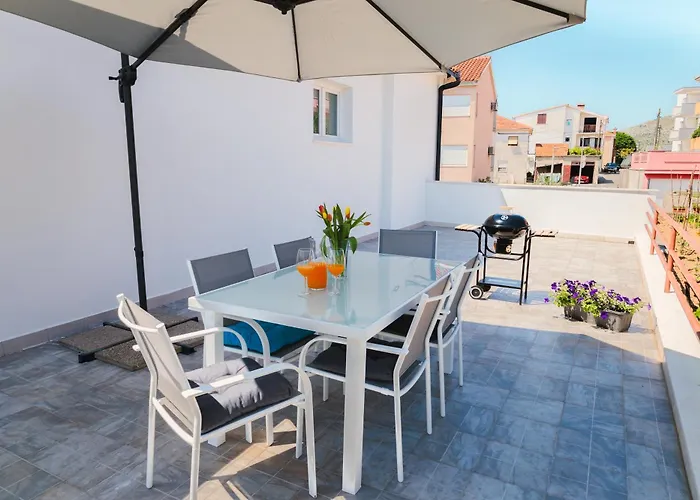 Lovrich * 特罗吉尔